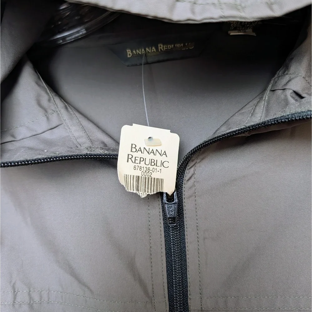 Vintage Banana‎ Republic Jacket Minimalist Zip Tech Windbreaker Pouch 2000 NWT M